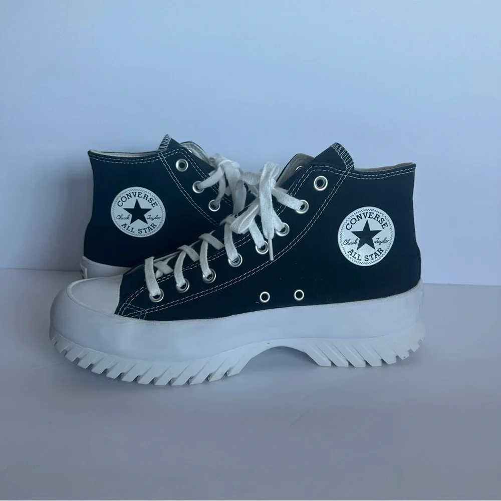 Converse chuck taylor all stars lugged 2.0 A00870C womens 11 men’s 9 sneakers